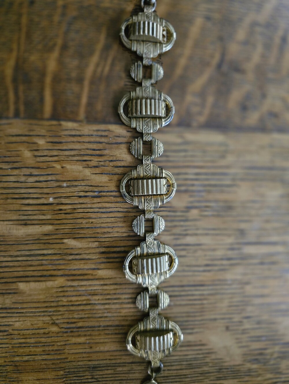 Vintage-Style Art Deco Metal Bracelet in Brass